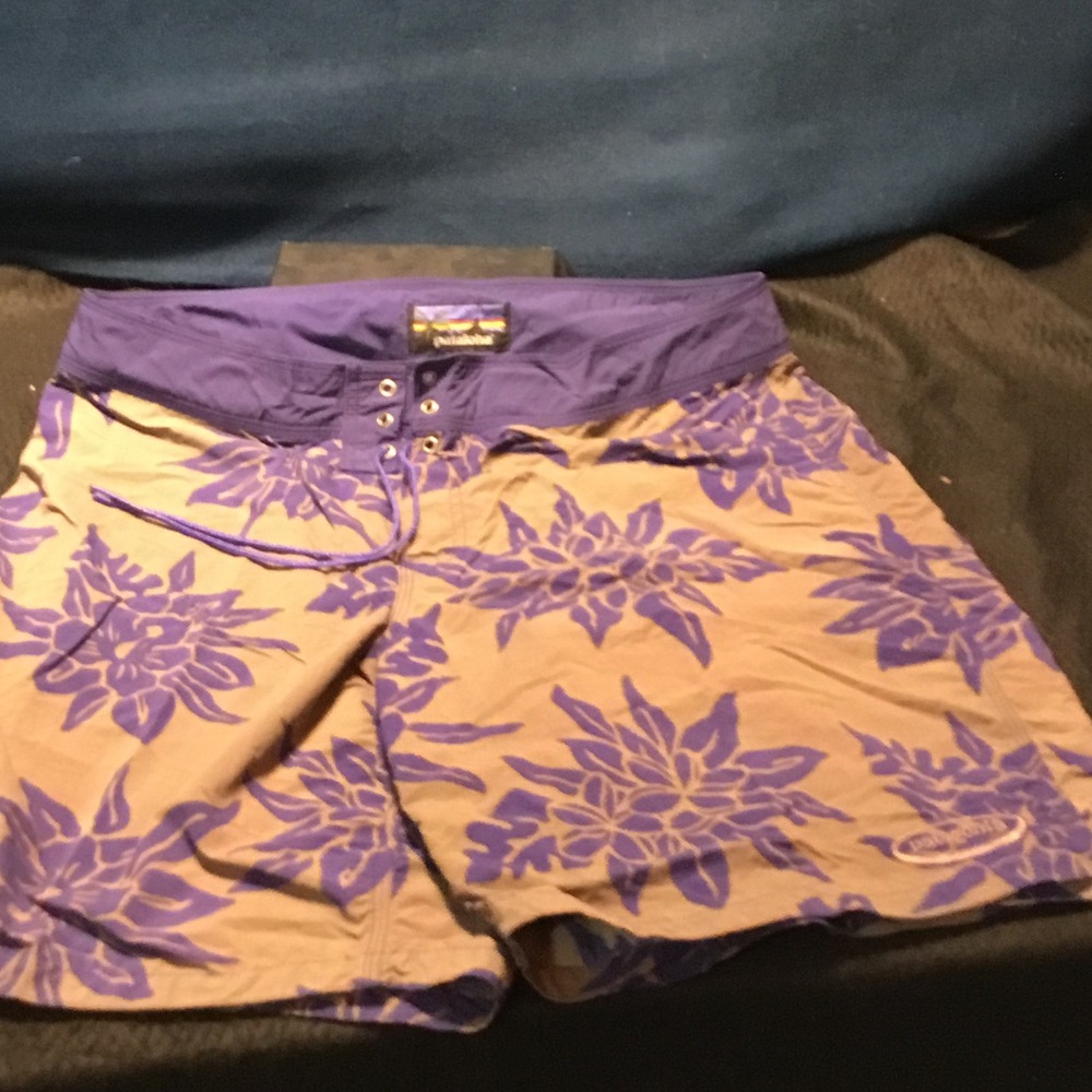 Rare Patagonia “Pataloha” Men’s Board Shorts.
36” waist
